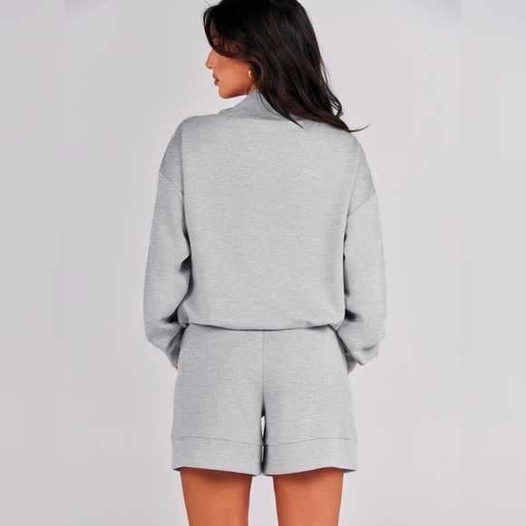 Women's 2 Piece Outfit Loose Fit Cowl Neck Sweatshirt & Short Set Sz Small NWT - Picture 2 of 11